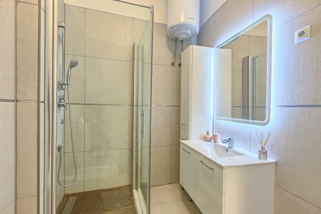 Hedone Luxury Apartment With Free Parking Πούλα Εξωτερικό φωτογραφία