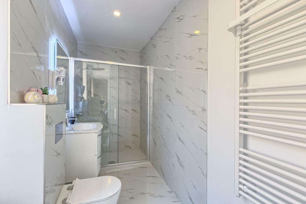 Hedone Luxury Apartment With Free Parking Πούλα Εξωτερικό φωτογραφία